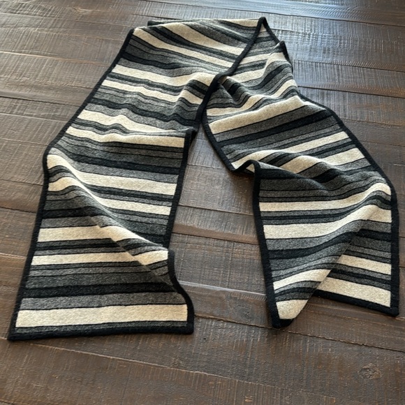 J Crew scarf - Picture 5 of 6